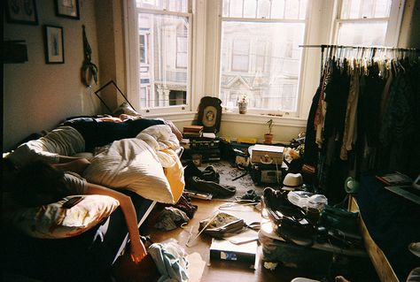 you couldnt even clean up for my brief visit... Just Girly Things, Messy Bedroom, Teen Dictionary, Organizar Closet, Messy Room, 인테리어 디자인, Room Inspo, Kotatsu Table, Room Inspiration