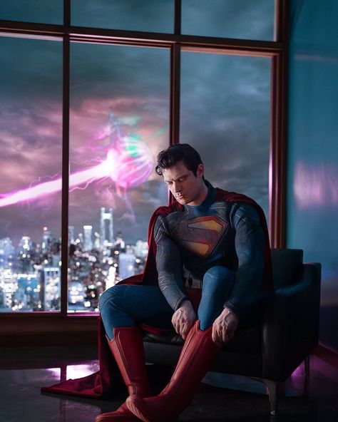 David Corenswet's Superman Suit Revealed in New Look at DCU Movie David Corenswet Superman, 80s Cartoon Characters, Superman Poster, Art Dc Comics, Superman Movie, Superman Suit, Superman Wallpaper, Dragon Comic, Superman Movies