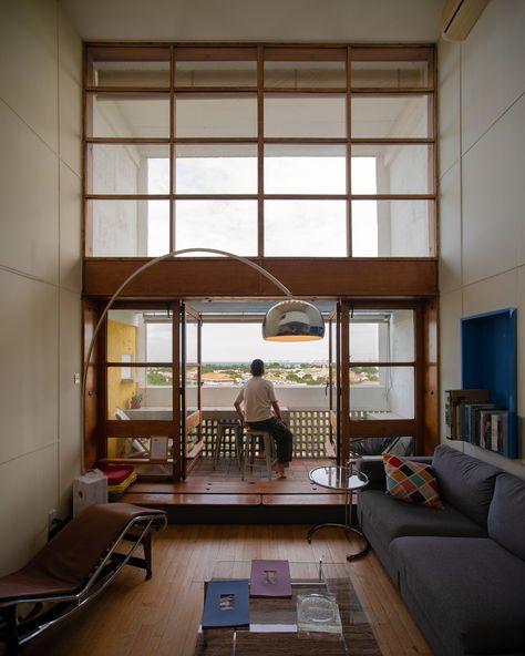 Lifestyle • Instagram Japanese Interior, Open Space Architecture, Le Corbusier, Le Corbusier Interior, Mid Century Modern Color Scheme, Corbusier Interior, Nyc House, Kim House, Le Corbusier Architecture
