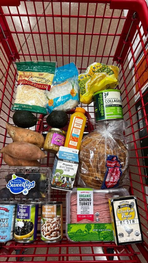 Essen, Healthy Grocery Cart, Groceries Aesthetic, Friday Routine, Target Cart, Grocery Healthy, Target Aesthetic, Junk Food Snacks, Grocery Foods