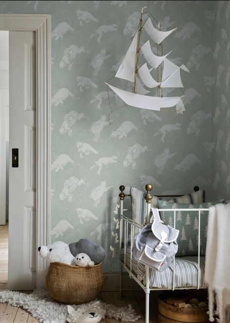 Our wonderful polar bear swims and frolics among lovely little water bubbles. This mint-green children's wallpaper of a shaggy polar bear makes for a reassuring presence in children's rooms. The polar bear seems to never want to stop playing! Designed by Helene Ekblom for Boråstapeter's Design Studio. Scandinavian Kids Bedroom, Scandinavian Kids Rooms, Scandinavian Kids, Chic Kids, Scandinavian Bedroom, Ideas Hogar, Kids Room Wallpaper, Kids Interior, Boys Bedrooms