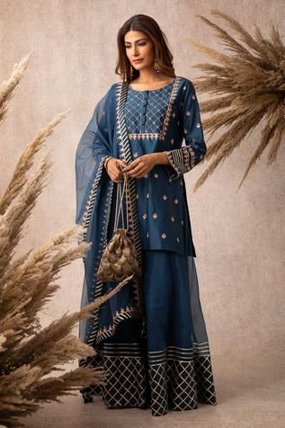 Short Kurta With Plazo, Short Frock Kurti, Kurta With Plazo, Frock Kurti, Plazo Suit Design, Bandhani Lehenga, Gharara Pants, Punjabi Suit Boutique, Short Frock