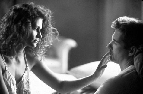 Richard Gere Julia Roberts, Couples Cinema, Pretty Woman Movie, Runaway Bride, Image Film, I Love Cinema, Romantic Scenes, Richard Gere, Movie Couples