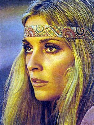 1. unknown 2. Sharon Tate 70s 3. https://back2retro.wordpress.com/2011/06/29/sharon-tate/ 4. unknown Mundo Hippie, Hippie Makeup, 70s Makeup, 60s Hippie, Boho Chique, Moda Hippie, Hippie Party, Fest Outfits, Hippie Man