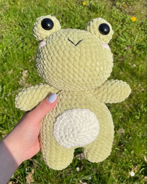 #crochet #crocheting #crochetpattern #pattern #frog #plushies #crochetideas #crochetfrog #häkelanleitung #häkeln #frosch #spring #present #geschenkidee Pink Crochet Frog, Crochet Gifts Plushies, Frog Stuffed Animal Crochet, Plush Frog Crochet Pattern Free, Frog Plushie Crochet Pattern, Frog Crochet Amigurumi, Frog Plushie Crochet Pattern Free, Cuddly Crochet Animals, Cute Frog Crochet Pattern