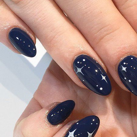 Dark Blue With Stars Nails, Starry Blue Nails, Dark Blue Starry Nails, Formal Blue Nails, Navy Nails Stars, Blue Festive Nails, Blue Nails Acrylic With Design, Navy Blue Nails Stars, Dark Blue Holiday Nails