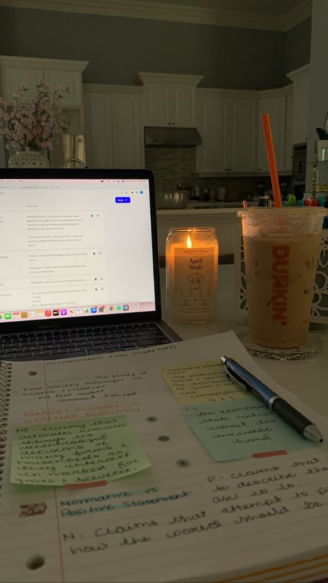 #studying #school #onlinestudent #collegestudent #finals #rorygilmore #studyingaesthetic Daglig Motivation, Studera Motivation, Drømme Liv, College Motivation, School Goals, Seni Dan Kraf, Study Board, School Organization Notes, Studying Life