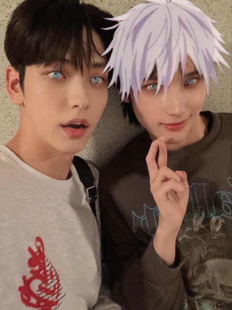 Soobin And Kai Face Paint, Heuning Kai And Soobin, Bald Hueningkai, Heuning Kai And Yeonjun, Blond Hueningkai, Heuning Kai Funny, Huening Kai Braces, Huening Kai And Soobin, Huening Kai Pfp