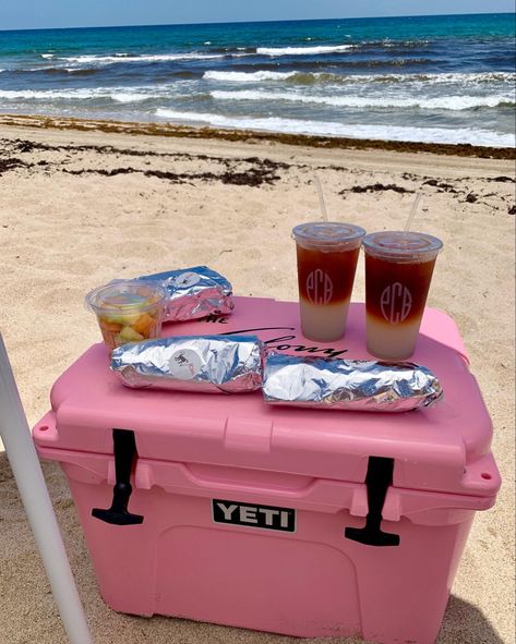 Beach Cooler Aesthetic, Beach Toys Aesthetic, Beach Setup Aesthetic, Yeti Cooler Aesthetic, Pink Camping Aesthetic, Beach Cooler Packing, Beach Foods To Pack, Yeti Aesthetic, Cooler Aesthetic