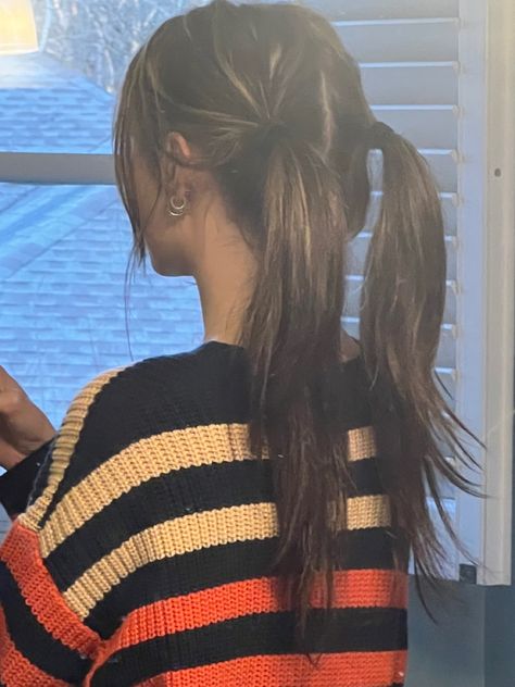 Aesthetic Hairstyles Y2k, Two Buns Outfit, Pigtails Outfit Aesthetic, Long Hair Pigtail Buns, Hair Inspo Pigtails, Cute Hair Pigtails, 2 Tails Hairstyle, Pigtail Hairstyles Medium Hair, 2 Pigtail Hairstyles