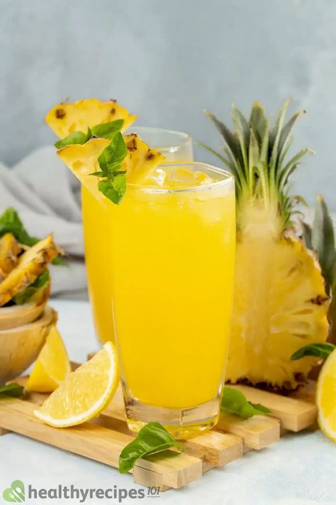 Smoothies Photography, Pineapple Lemonade Recipe, Pinapple Juice, Pollo Tropical, Angel Biscuits, Pineapple Drink, Tropical Juice, Fun Summer Drinks, Pineapple Lemonade