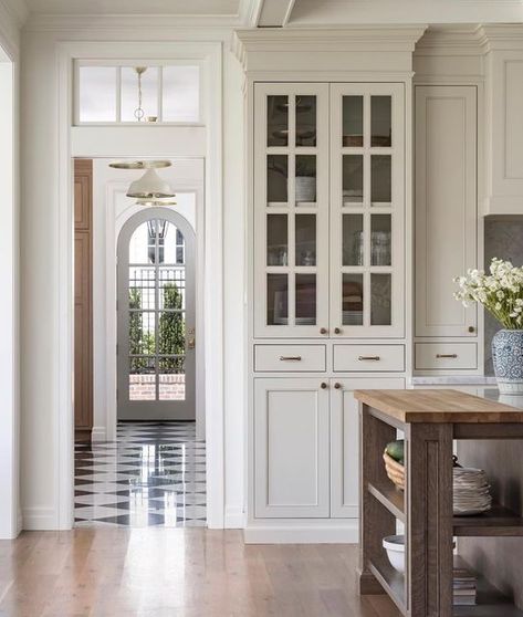 Vivir Design on Instagram: "Loving this layered view. The transom, the arched door, the checkerboard floors, the pendants… so much amazing going on in this @alihenrie designed home. [Architect: @stevetiek] [Build: @grovehomesutah] [Photos: @joshwacaldwell] . . . . . #dreamhouse #architecturelovers #ruedaily #mytradhome #homeinspo #luxuryhome #archdaily #designsponge #luxuryarchitecture #kitchendesign #luxuryrealestate #homeinspo #architecturelover #mydomaine #houseenvy #houselove #hometour #ba Serena And Lily Kitchens, Southern Colonial, Timeless Kitchen, Kitchen Reno, House Kitchen, Kitchen Organizing, Custom Home Builders, Küchen Design, House Designs