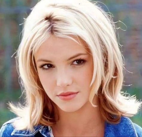 Britney Spears Crossroads Hair, Britney Spears Short Hair, Britney Spears Hair, Brittney Spears, Front Bangs, Britney Jean, 90s Hairstyles, Cute Hairstyles For Short Hair, Short Hair With Bangs