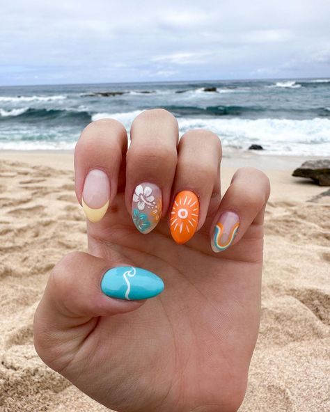20 Awesome Summer Beach Nails to Inspire You Pretty Beach Nails Summer, Nail Art Beach Vacation, Acyrilics Nails Beach, Cute Gel Summer Nails, Beachy Themed Nails, Summer Nails 2023 Fruit, Cute Aesthetic Summer Nails, Beach Vac Nails, Beach Nails 2023 Trends