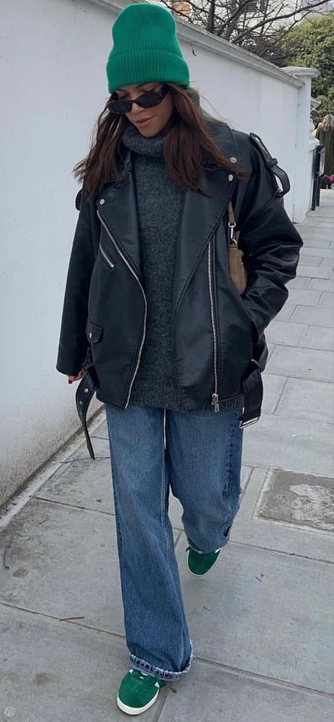 Casual Winter Outfits Street Style, Copenhagen Winter Street Style, Style Autumn 2023, Winter Chic Outfits Street Style, Autumn Winter 2023 Street Style, Autm Outfit Women 2023, Scandi Street Style 2023, London Style Women Winter, Fall Winter 2024 Street Style