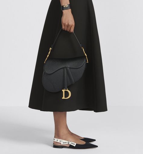 Summer Outfit Accessories, Dior Saddle Bag, Womens Designer Bags, Dior Saddle, Maria Grazia Chiuri, Christian Dior Couture, Maria Grazia, Luxury Designer Handbags, Dior Couture