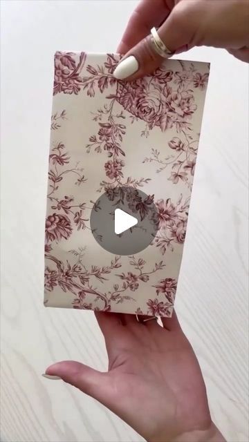 Wrapping Jewelry Diy Gift Ideas, How To Wrap A Coffee Mug, How To Gift Wrap A Mug, How To Wrap A Mug, Wrapping A Book, Wrapping Gift Ideas, Romantic Diy Gifts, Wrap A Gift, Diy Crafts Bookmarks