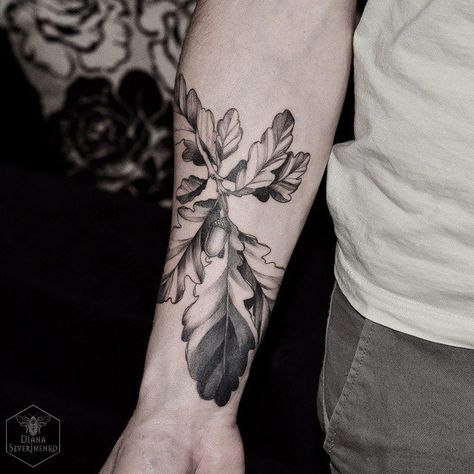 Black and grey oak leaves tattoo on the right inner forearm Diana Severinenko, Oak Leaf Tattoos, Acorn Tattoo, Eye Tattoo Meaning, Blatt Tattoos, Autumn Tattoo, Pumpkin Spice Lattes, Military Tattoos, Instagram Cover