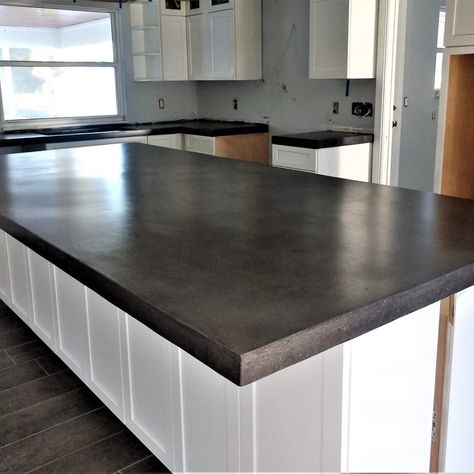 Farmhouse Kitchen Concrete Countertops, Concrete Countertop Island, Black Concrete Countertops, Concrete Island, Concrete Kitchen Island, Countertops Black, Concrete Material, Concrete Vanity, Concrete Countertops White