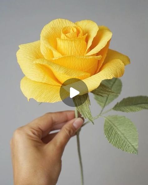 Templates For Paper Flowers, Paper Flower Making Step By Step, How To Make A Paper Flower Easy, Paper Flowers Craft Easy Step By Step, How To Make Paper Flowers Step By Step, Crepe Flowers Diy, Crepe Paper Flowers Diy Easy, Flowers Using Crepe Paper, Easy Paper Flowers Tutorial