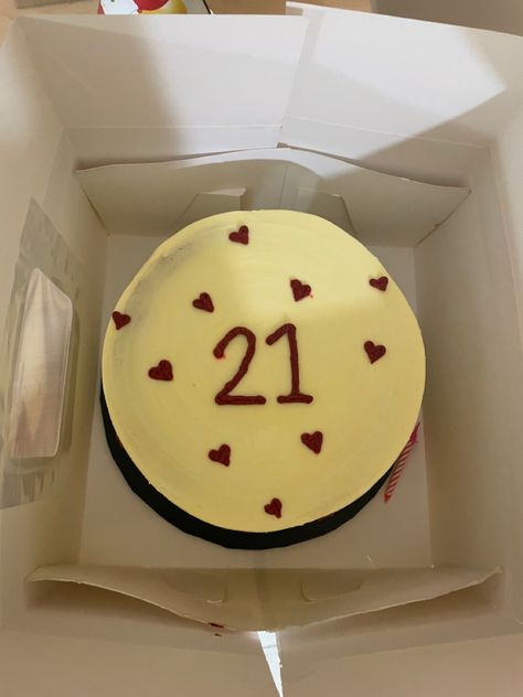 Happy Birthday 21 Cake, 21 Birthday Cake Aesthetic, Birthday 21 Aesthetic, Its My Birthday 21, 21 Cake Ideas 21st Birthday, Happy Birthday 21 Years, 21sr Birthday, 21 Birthday Aesthetic, Happy 21st Birthday Cake