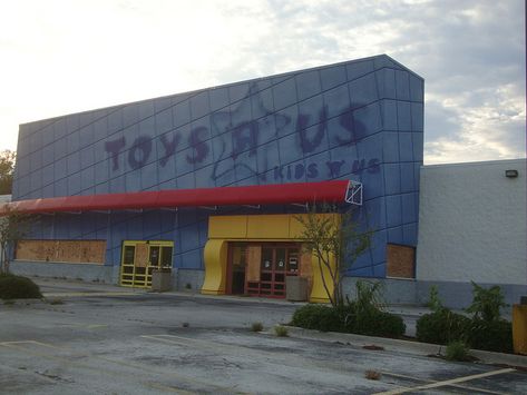 Abandoned Toys 'R' Us by C-Bunny, via Flickr Ruins, Toys R Us Aesthetic, Strangely Familiar, Abandoned Malls, Dead Malls, Weird Core, Familiar Places, Messy Nessy Chic, Liminal Space