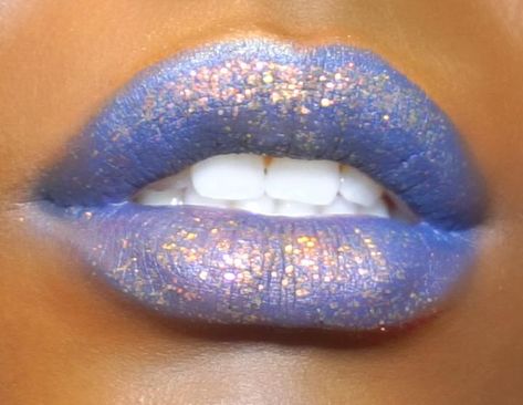 Ash Blue Gold Glitter Lip #makeup #beauty Light Blue And Gold Makeup, Blue Lipstick Aesthetic, Blue Glitter Aesthetic, Periwinkle Makeup, Light Blue Lipstick, Opal Makeup, Blue Glitter Makeup, Blue Lipstick Makeup, White Mascara