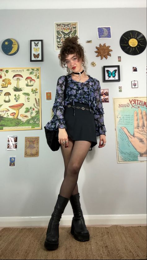 Vintage Date Aesthetic, Whimsigoth Shorts Outfit, Whimsic Gothic Outfits, Summer Whimsy Goth Outfits, Arty Outfits Aesthetic, Chelsea Wolfe Style, Night Out Pants Outfit, Witch Outfit Summer, Sophie Seddon Outfits