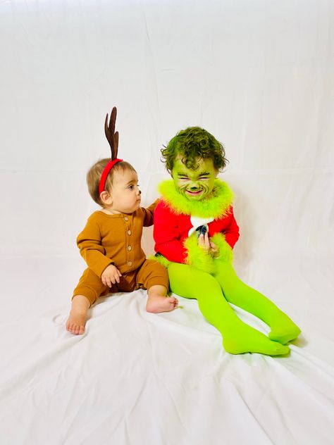 Grinch Sibling Costume, Natal, Diy Max Costume Grinch, Max The Dog Grinch Costume, Max Costume Grinch, Toddler Grinch Costume, Grinch And Max Costume, Grinch Family Halloween Costume, Grinch Max Costume