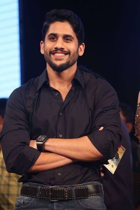 Naga Chaitanya New hd wallpapers 2021 Naga Chaitanya Hd Wallpapers, Samantha Marriage, Ye Maaya Chesave, Telugu Hero, Naga Chaitanya, Famous Indian Actors, Facebook Profile Photo, Best Beard Styles, Swag Boys