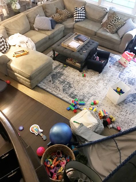 Living Room With Toys, Messy House Aesthetic, Messy Living Room, Messy Kids Room, Messy Home, Perspective Pictures, Clean Living Rooms, Client Board, Mom Aesthetic