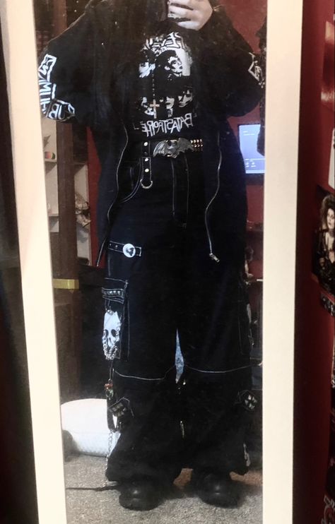 Oversized Emo Outfits, Darkwave Aesthetic Outfits, Hood Alt Outfits, Punk Emo Fashion, Emo Sweater Outfits, Outfit Ideas Metalhead, Plus Size Metalhead, Goth Hoodie Outfit, Grindcore Outfit