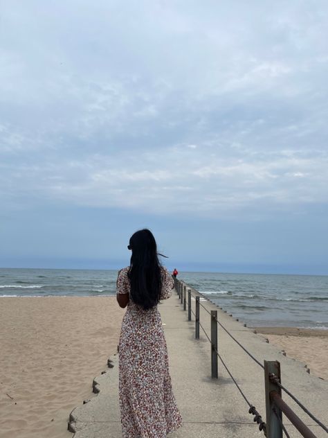 Beach picture poses inspiration💌 No Face Beach Pictures, No Face Aesthetic, Beach Picture Poses, Poses By Yourself, Beach Poses By Yourself, Beach Picture, Beach Pictures Poses, Face Aesthetic, Aesthetic Beach