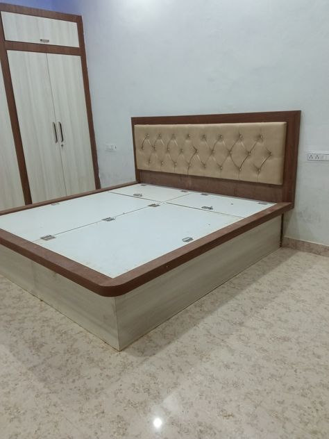 Simple And Unique Bed Design, Fanichar Design Room Bed, Dabul Bed Design, Bed Design Plywood, Beds Design Modern Latest, Bed Digine, Bed Ke Designs, Dabal Bad Design, Bed Disgine