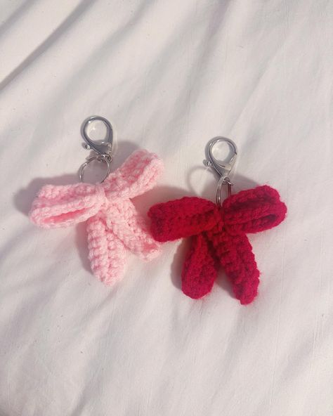 ⋅˚₊‧ ୨୧ ‧₊˚ ⋅coquette crochet bows ⋅˚₊‧ ୨୧ ‧₊˚ ⋅ perfect for your keys, backpack, purse etc!! - - available on my Etsy 🎀 (linked in bio) - - following back all crochet pages 🫶🏾 - - #crochet #coquette #crochetcoquette #crochetbow #crochetbows #coquettebow #coquettebow #explore #crocheter #handmade #blackowned Crochet, Coquette Purse, Coquette Crochet, Crochet Keychains, Crochet Bows, Backpack Purse, Keychains, Purse