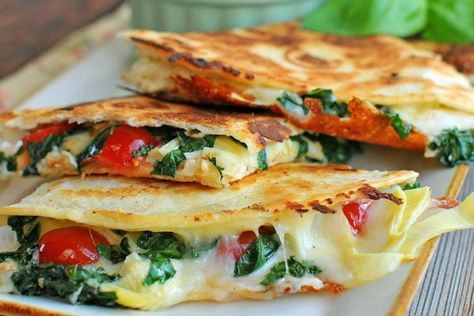 20 Must-Try Vegetarian Quesadilla Recipes Vegetarian Quesadillas Recipes, Vegetarian Quesadilla, Melt Recipe, Italian Appetizers, Quesadilla Recipes, Wrap Sandwiches, Quesadillas, Tortillas, Meal Ideas