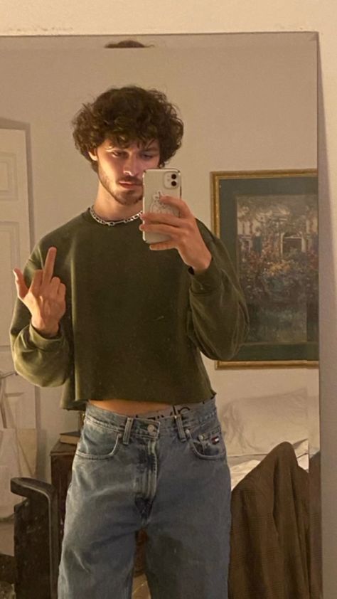 Men Outfits Crop Top, Men's Crop Top Outfit, Guy With Crop Top, Crop Top Men Aesthetic, Men’s Crop Tops, Men Wearing Crop Tops, Bisexual Men Fashion, Gay Man Fashion, Cute Gay Outfits Men