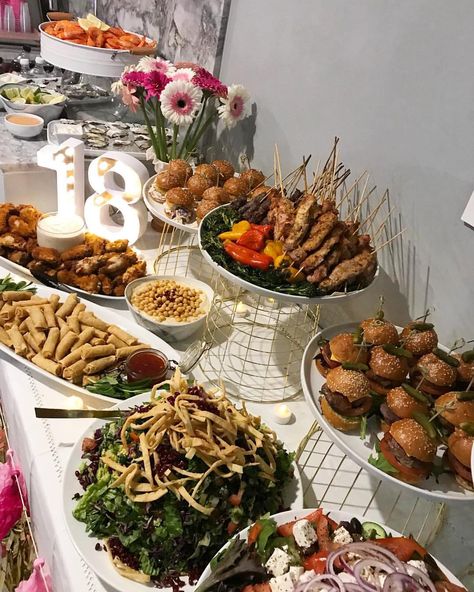 18th Birthday buffet #events #catering #fingerfood #foodstyling #sydneyfood #allocassions #birthday #eventsbyfarrah 18th Food Ideas, Birthday Catering Ideas Buffet, 21st Birthday Catering Ideas, Snacks For 18th Birthday, Food For An 18th Birthday Party, 18th Birthday Snack Bar, 18th Birthday Party Treats, Cute Birthday Dinner Ideas, 18th Birthday Food Table