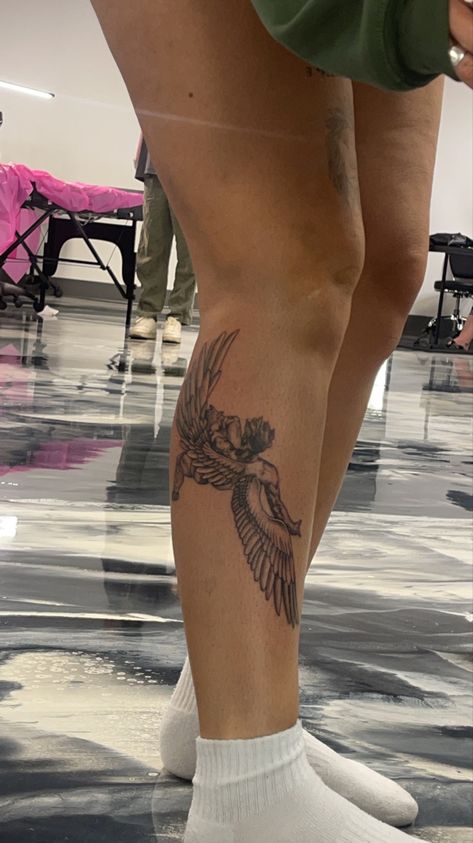 Calf Tattoos For Women, Icarus Tattoo, Bauch Tattoos, Alledaagse Outfits, Greek Tattoos, Leg Tattoos Women, Calf Tattoo, Discreet Tattoos, Subtle Tattoos