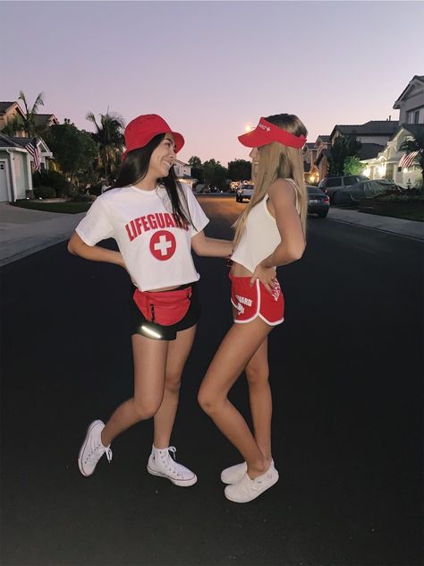 Group Halloween Costumes Lifeguards, Lifeguard Duo Costume, Cute Halloween Duo Ideas, Duo Halloween Costumes Lifeguards, 3 Best Friends Halloween Costumes, Halloween Costumes With Your Best Friend, Halloween Costume For Friends Of Two, Hawollen Costumes Ideas, Sup Halloween Costumes