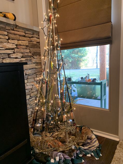 Lake Life Christmas Tree, Old Fishing Pole Decor, Fishing Rod Christmas Tree, Fishing Pole Decor Ideas, Fishing Tree Christmas, Fishing Themed Christmas Tree, Fishing Pole Christmas Tree, Fishing Pole Decor, Lake Life Decor