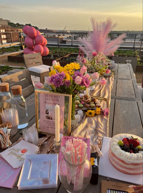 Cute Birthday Party Aesthetic, Garden Birthday Table Decor, Birthday Setup Aesthetic, Birthday Decoration At Restaurant, Birthday Table Decorations Restaurant, Pink Garden Birthday Party, Rooftop Brunch Party, Birthday Rooftop Party Ideas, Rooftop Decoration Ideas For Birthday