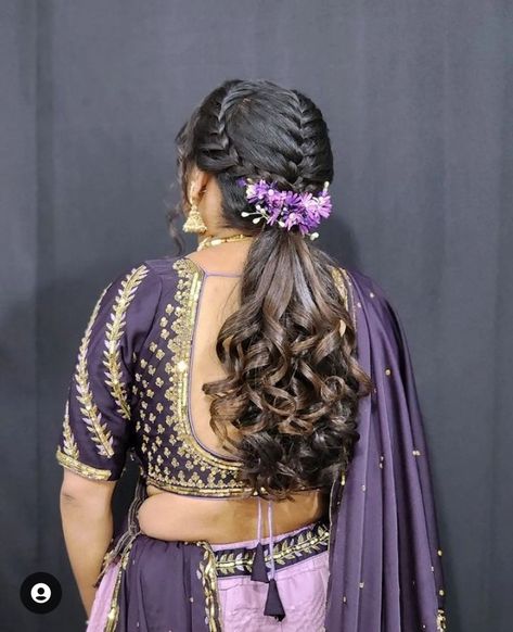 Latest Traditional Hairstyles, House Warming Hairstyles Indian, Traditional Indian Jwellary, Traditional Hair Styles For Marriage, Latest Hair Braids Styles 2023 Indian, Haïr Style For Indian Wedding, Engagement Hairstyles Indian Brides In Saree, Hairstyle With Lengha, Hairstyle For Lengha