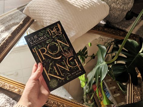 Kagawa, The Iron King Book, Happy Birthday To My Sister, Julie Kagawa, The Iron King, Iron Fey, Iron King, Read List, King Book