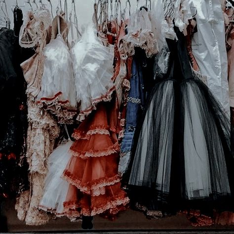 Theatre Vintage Aesthetic, Theatrecore Aesthetic, Theatre Romance Aesthetic, Costume Department Aesthetic, Live Theater Aesthetic, Theatre Costume Aesthetic, Shakespeare Theater Aesthetic, Costume Design Theatre Aesthetic, Theater Musical Aesthetic