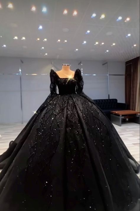 Royal Ball Gown Aesthetic Black, Korean Ball Gown, Black Bridal Dress, Bridal Dresses Ideas, Royal Ball Gown, Barbie Gown, Black Bridal Dresses, Gown Aesthetic, Black Quinceanera Dresses