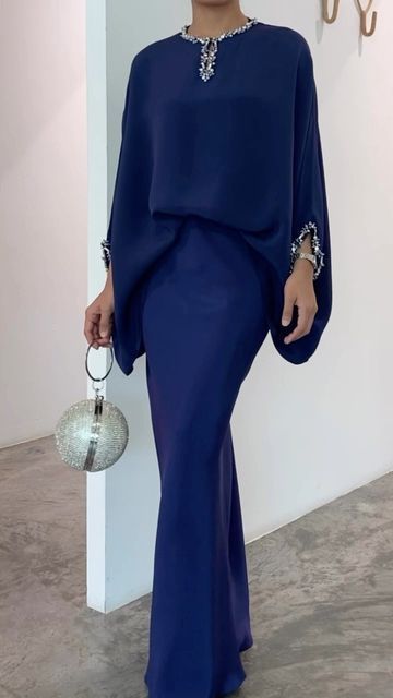 Evening Outfits For Women Classy, Dresses To Wear To A Wedding Classy, Modest Dress Ideas, Design Baju Kurung Fashion, Modest Party Dresses, Dress Design 2023, Evening Dress Design, Best Evening Dresses, Dress Sleeves