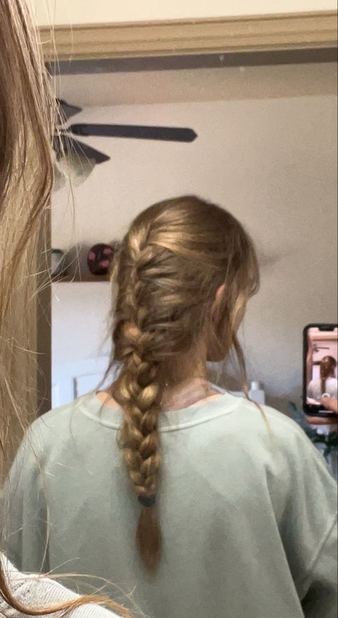 Braid Aesthetic Blonde, Messy French Braid Hairstyles, One Braid Straight Hair, Messy Braid Aesthetic, Messy French Braids Aesthetic, Long Strait Hairstyles, Braided Blonde Hairstyles, Pretty French Braids, Two French Braids Into One Braid