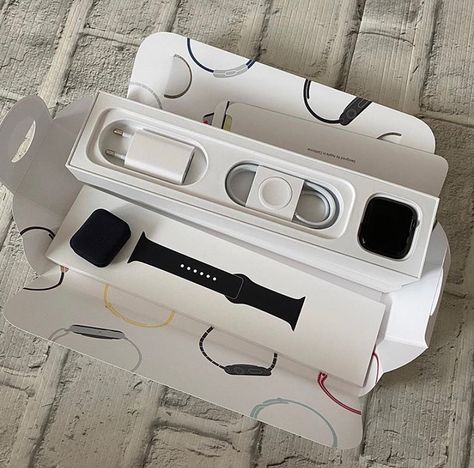 Apple Watch Fresh on Instagram: “Series 5 unboxing  Photo @07.29y” Apple Watch Unboxing, Harry Potter Iphone Wallpaper, Electric Product, Ipad Essentials, Harry Potter Iphone, Aesthetic College, Apple Watch Series 8, Watch Gift Box, Fotos Goals