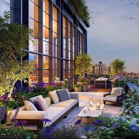 New York City Garden terrace Fredrikstad, Penthouse Terrace, Balkon Decor, Apartment Balcony Garden, New York Penthouse, Apartment Penthouse, Rooftop Terrace Design, Apartment Terrace, Rooftop Design